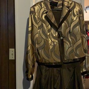 Two piece suite skirt and jacket